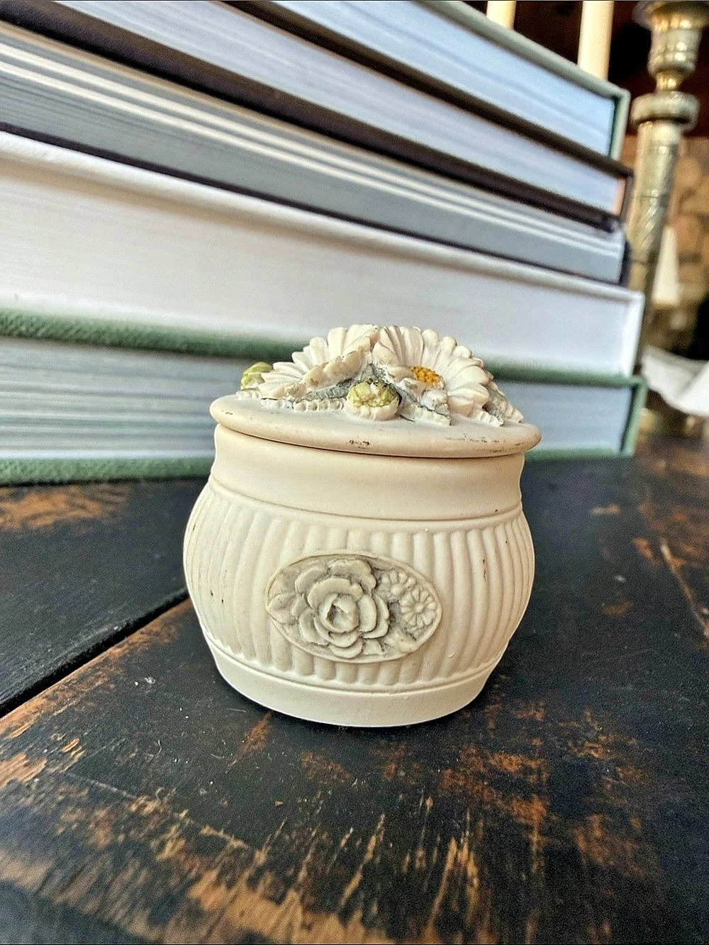 Vintage Floral Lidded Trinket Box in Cream